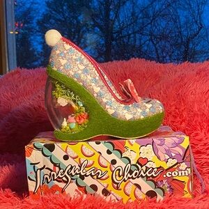 RARE Irregular Choice “Hop 2 It!” Bunny wedges,clear globe heel w/spring scene,9